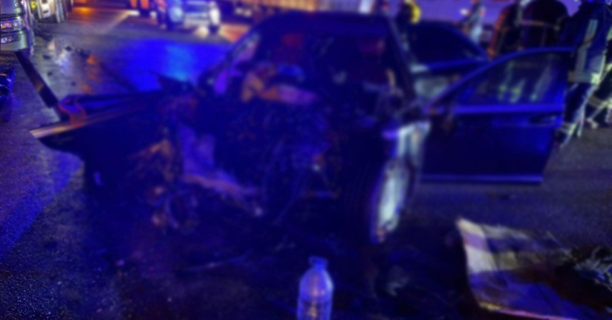 Burdur’da TIR ve 2 otomobilin karıştığı kazada 1 kişi öldü, 7 kişi yaralandı