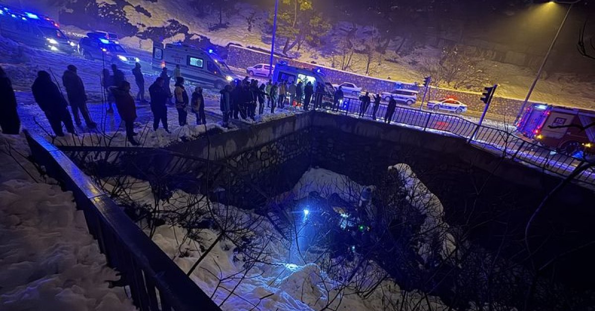 Kahramanmaraş’ta köprüden düşen otomobildeki 5 kişi yaralandı