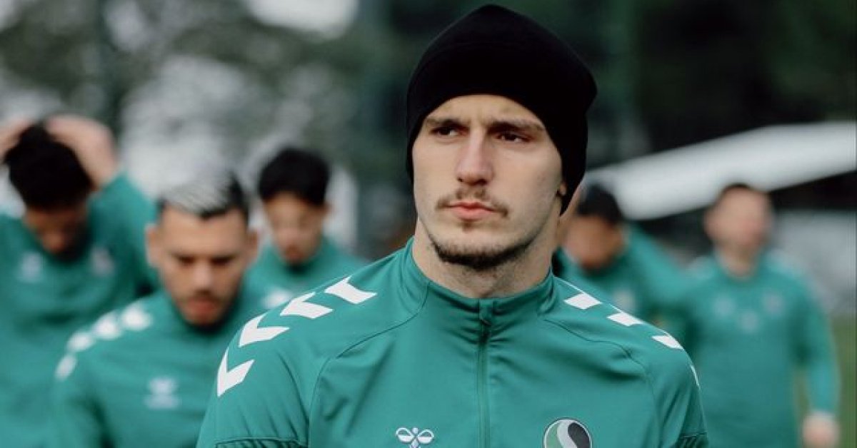 Sakaryaspor 5 futbolcuyu renklerine bağladı!