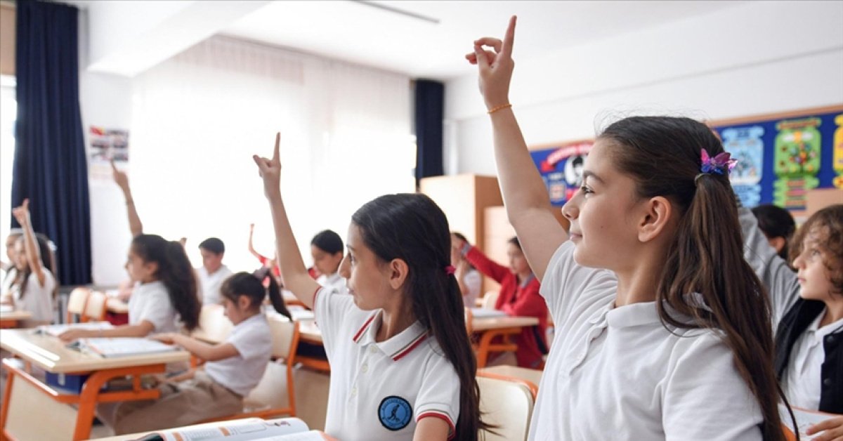 Okulların açılmasına kaç gün kaldı, 15 tatil (Sömestr) ne zaman bitiyor? Okulların açılış tarihi belli oldu!