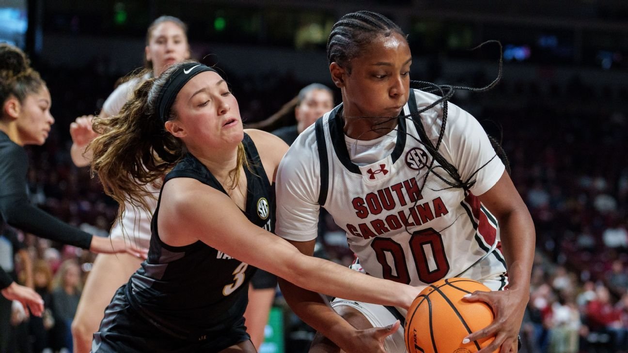 No. 2 South Carolina cruises past unbeaten No. 5 Vanderbilt