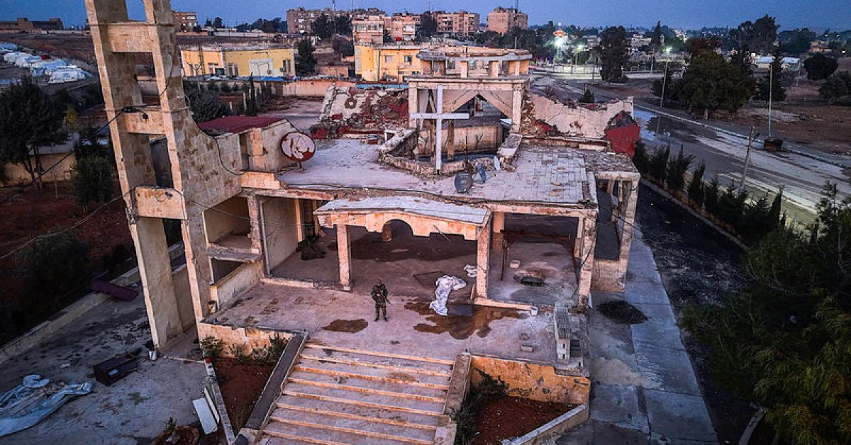 Terör örgütü YPG, Suriye’nin Fırat kıyısındaki beldenin altına kilometrelerce tünel kazdı