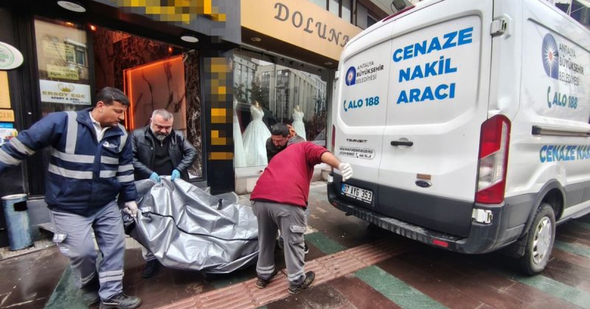 Son dakika: Antalya’da dün giriş yaptığı otel odasında ölü bulundu