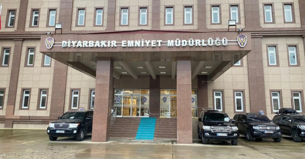 Diyarbakır Emniyeti’ne saldırı girişiminde 13 gözaltı
