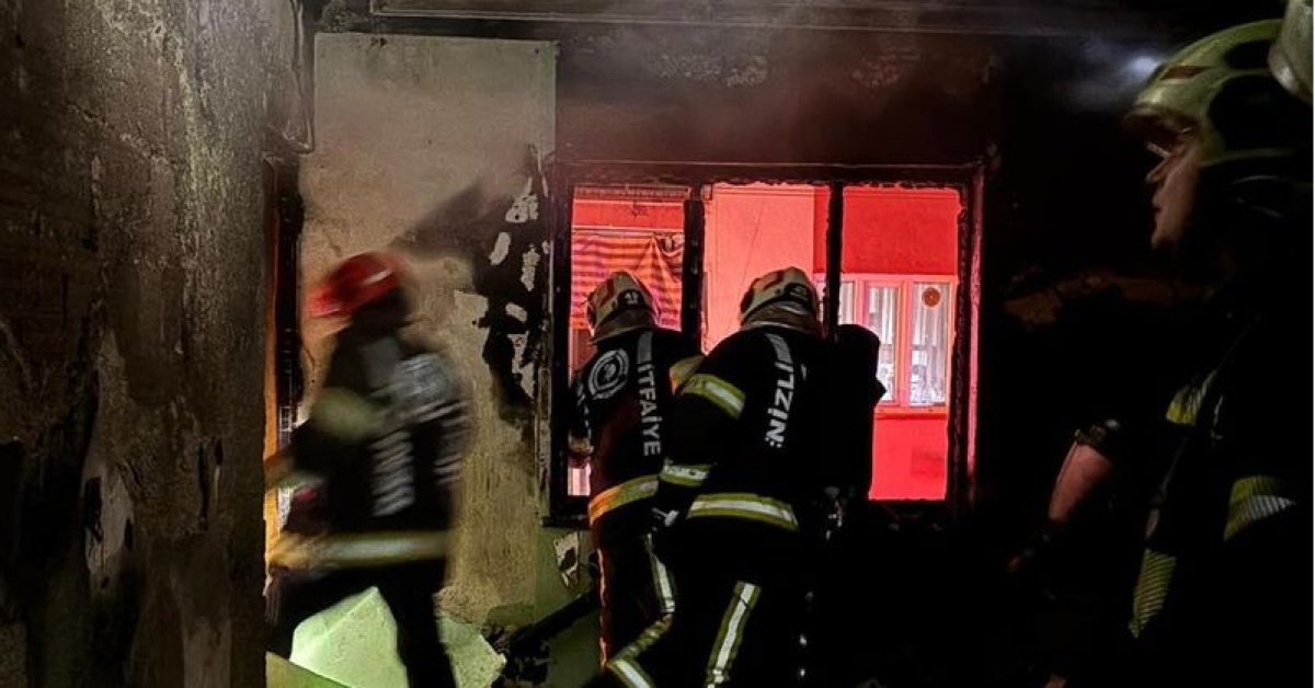 Denizli’de bir apartmanda çıkan yangında mahsur kalan 4 kişi kurtarıldı