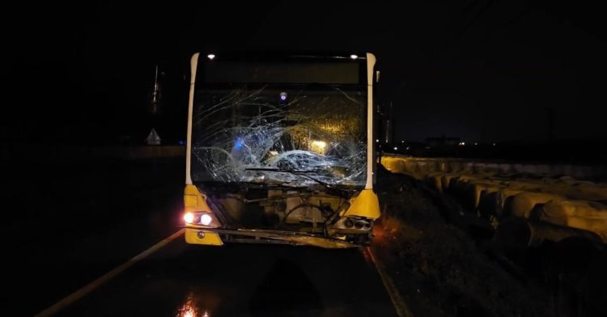 Arnavutköy’de İETT otobüsü, ticari araçla çarpıştı: 1 ölü, 1 yaralı