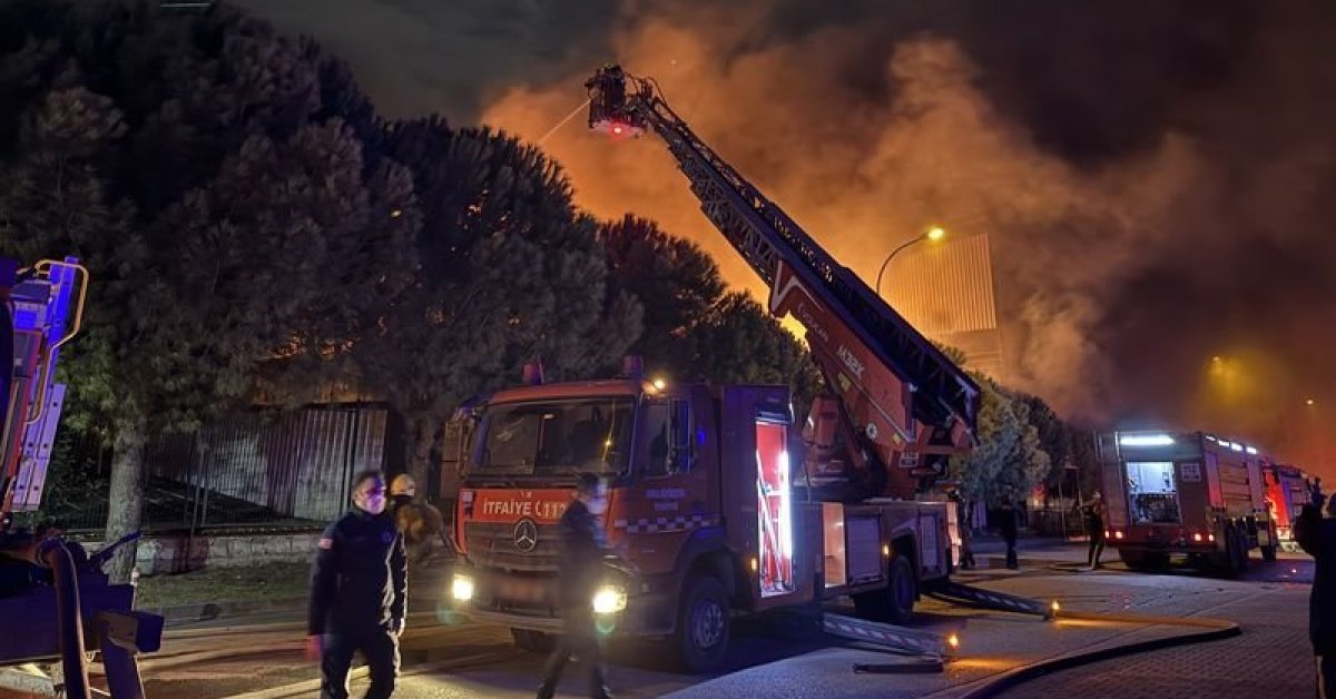 Bursa’da kimyasal kaplama fabrikasında yangın