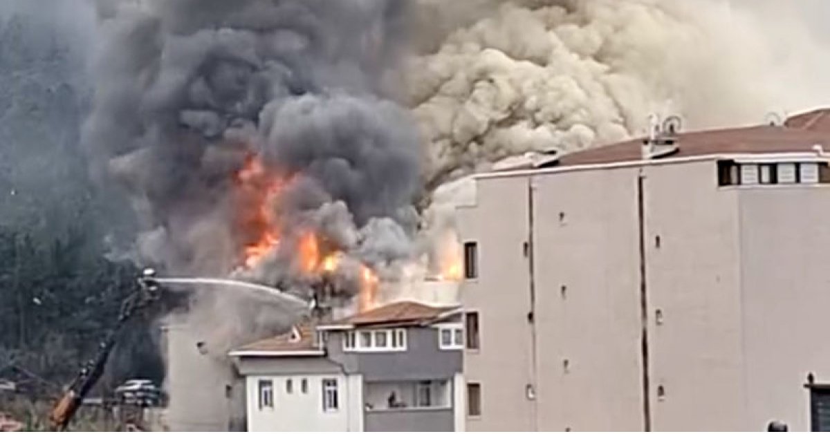 Son dakika: Ataşehir’de iş yerinde çıkan yangına müdahale ediliyor