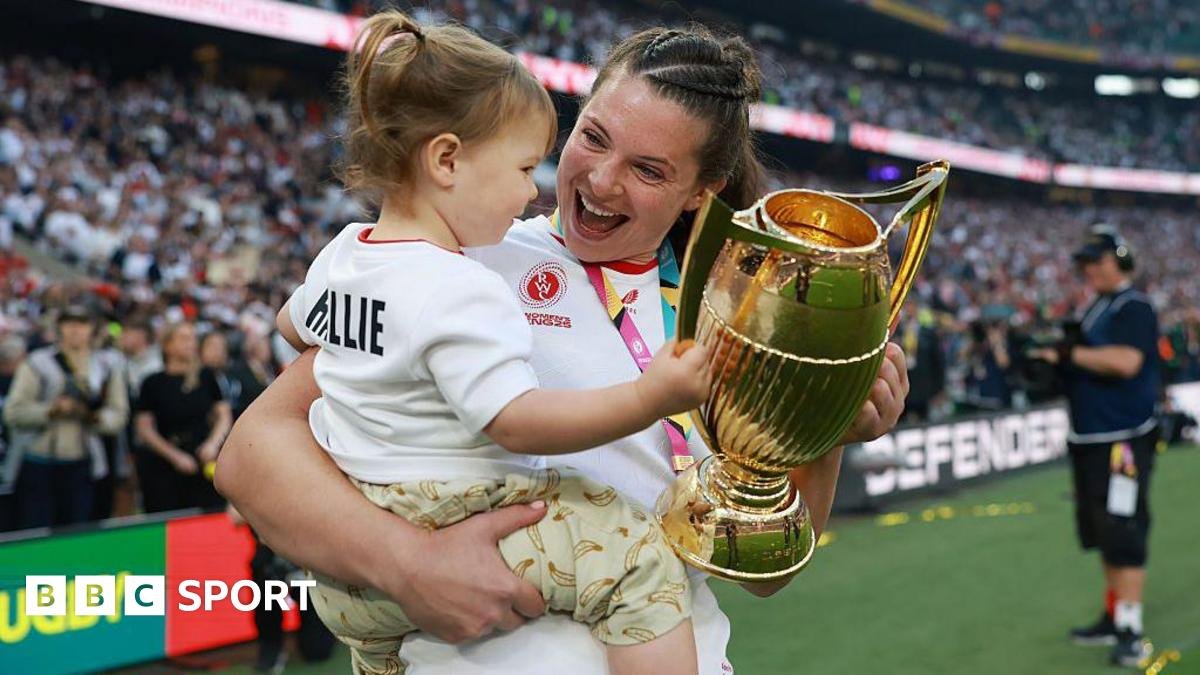 Abbie Ward: England Rugby World Cup winner pregnant with second child