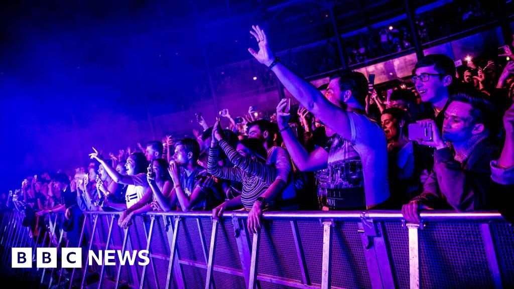 Labour MPs call for halt to business rate rise for music venues