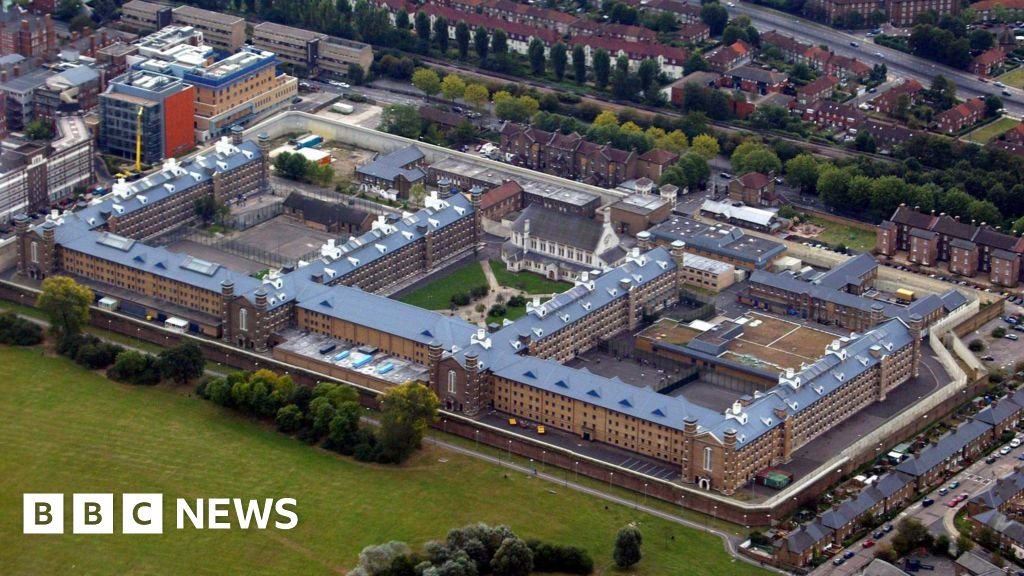 Arrests after protesters breach London prison grounds