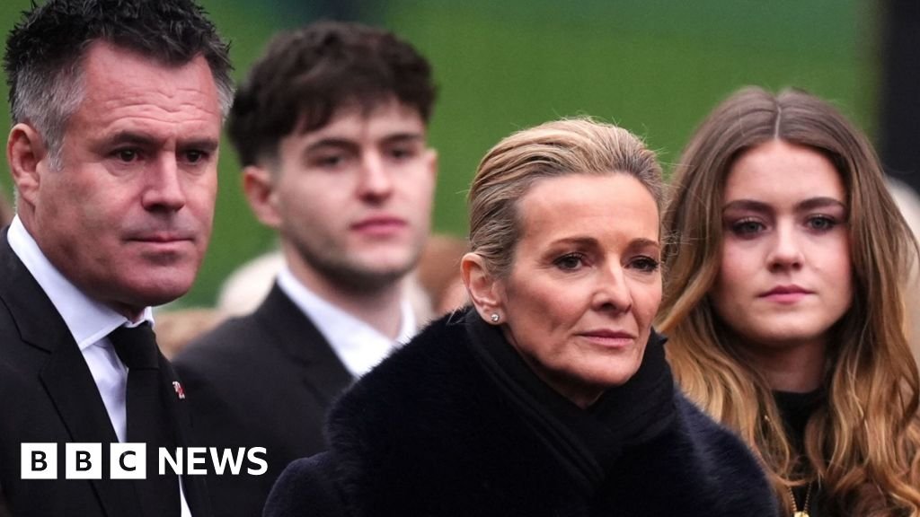 Footballer Terry Yorath remembered as ‘funny, kind man’ at funeral