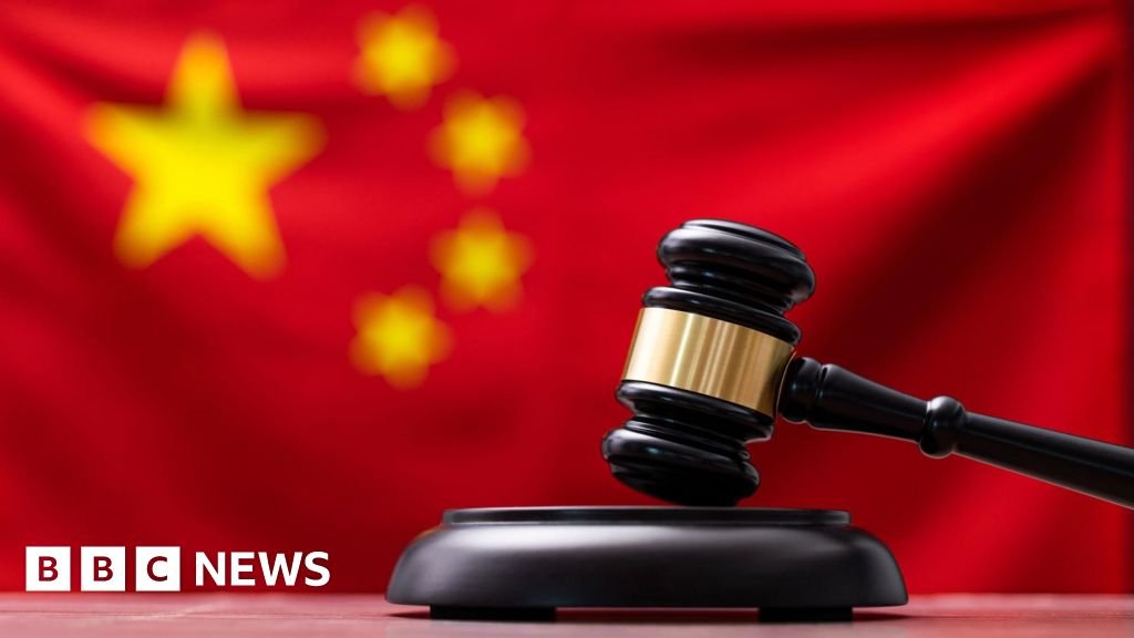 Why did China execute 11 members of the Myanmar Ming mafia family?