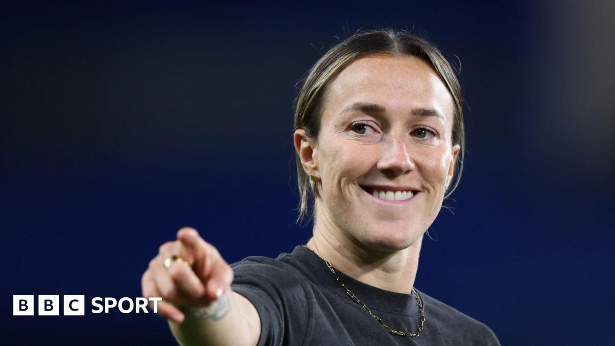 Lucy Bronze: Chelsea defender on WSL title race, confidence and age