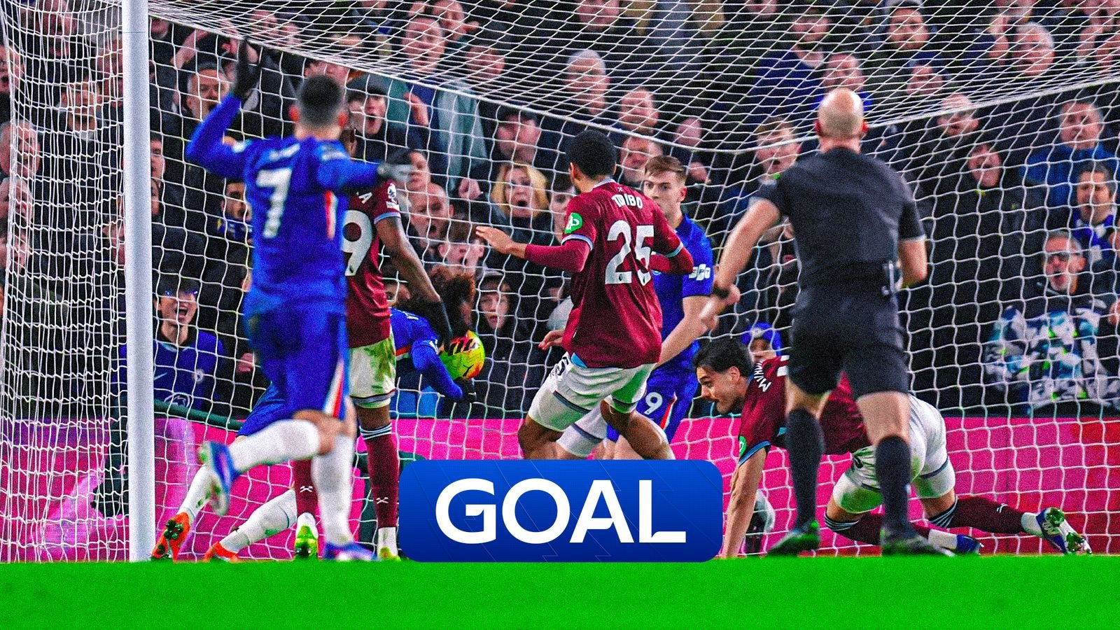 Cucurella scores diving header to draw Chelsea level!