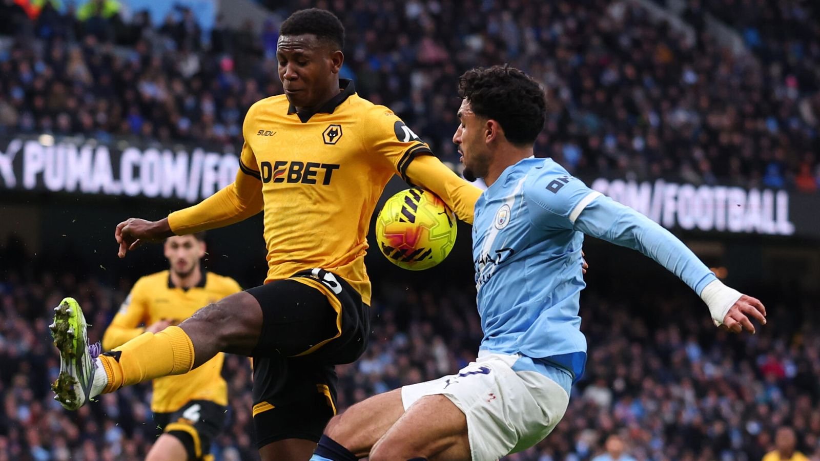 Ref Watch: Praise for referee Hallam – but it was a Mosquera handball, says Bothroyd