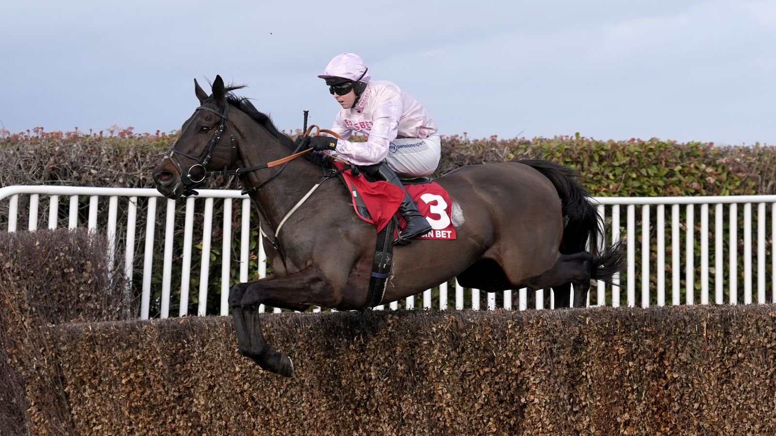 Sixmilebridge sparkles in Scilly Isles success | Racing News