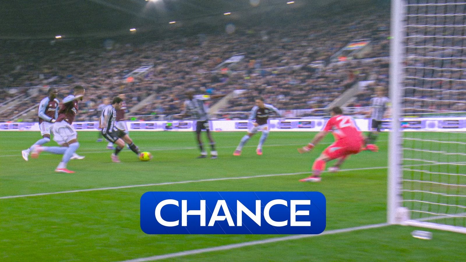 'Astonishing save!' | Martinez denies 'wonder' Tonali effort after just 35-seconds!