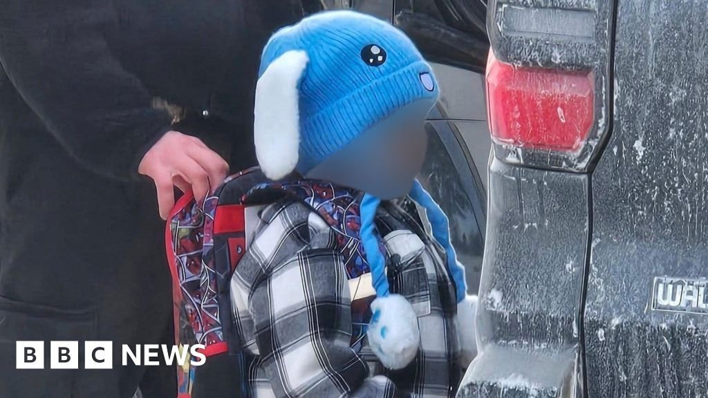 Boy, 5, and father detained by ICE return to Minnesota after release