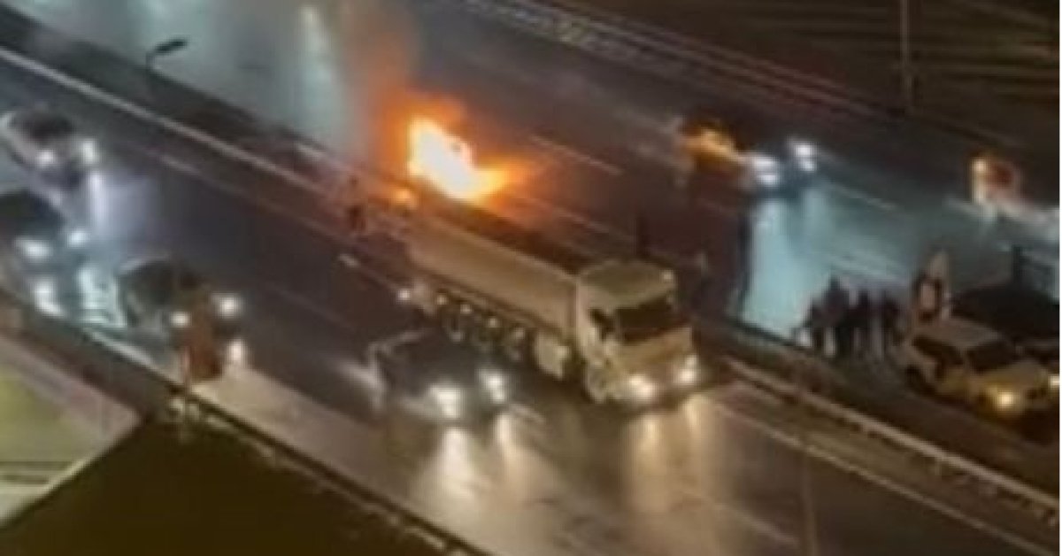 Haliç Köprüsü’nde otomobil alev aldı