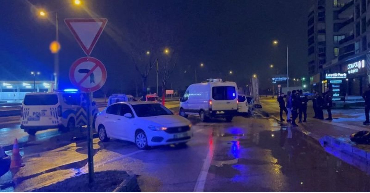 Bursa’da otomobilde el bombası ele geçirildi: 3 gözaltı