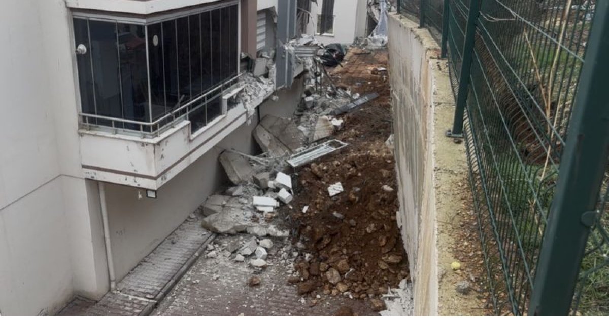 Gaziantep’te istinat duvarının çökme anları kamerada