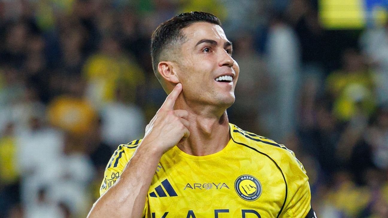 Transfer rumors, news: Could Ronaldo return to Man United?