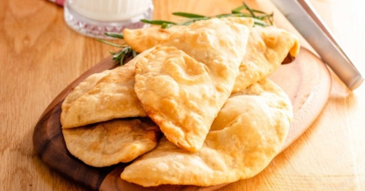 evde pratik ve nefis çiğ börek nasıl yapılır, malzemeleri neler? ymk