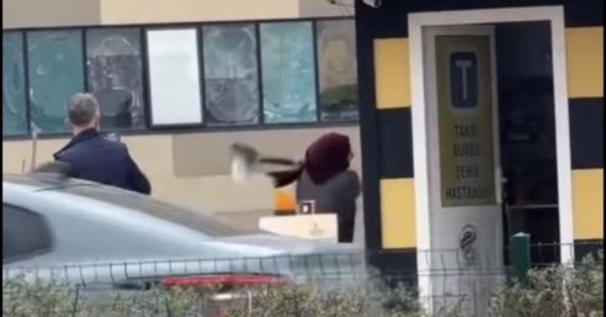 Son dakika: Bursa’da taksi bulamayan genç kadın durağı birbirine kattı!