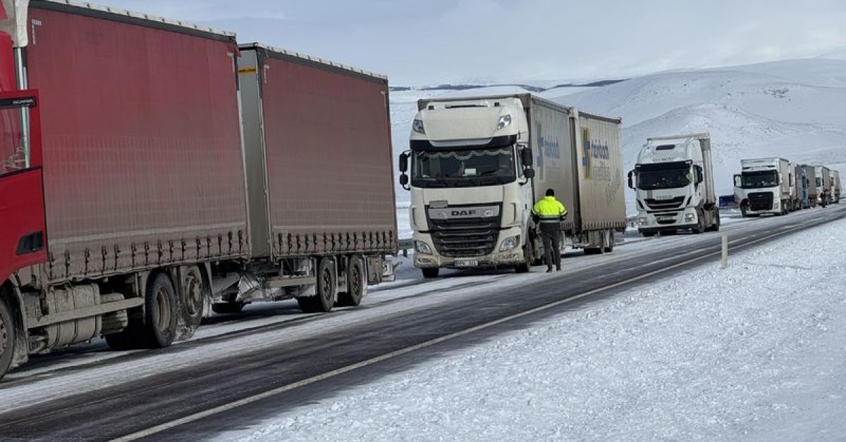 16 TIR buzdan mahsur kaldı!