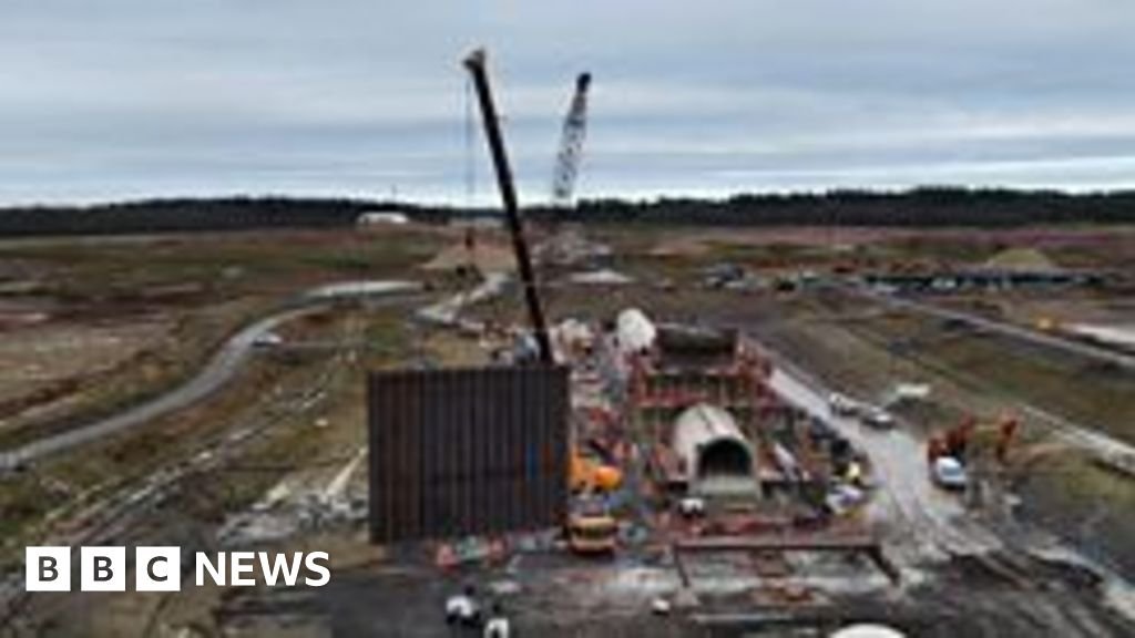 Portsmouth Water installs huge wall at Havant Thicket reservoir