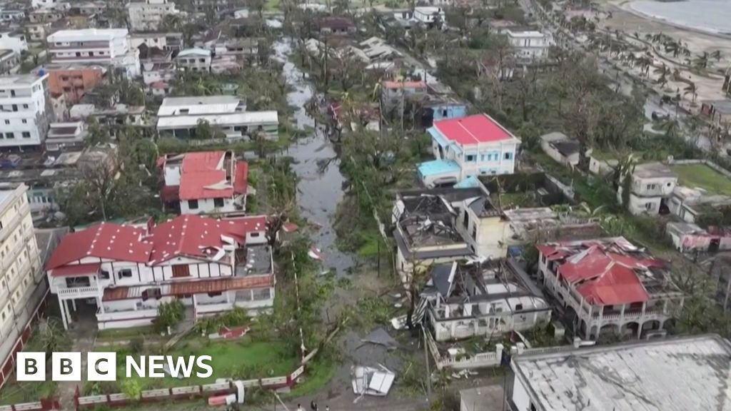 Powerful cyclone kills at least 20 as it tears through Madagascar port