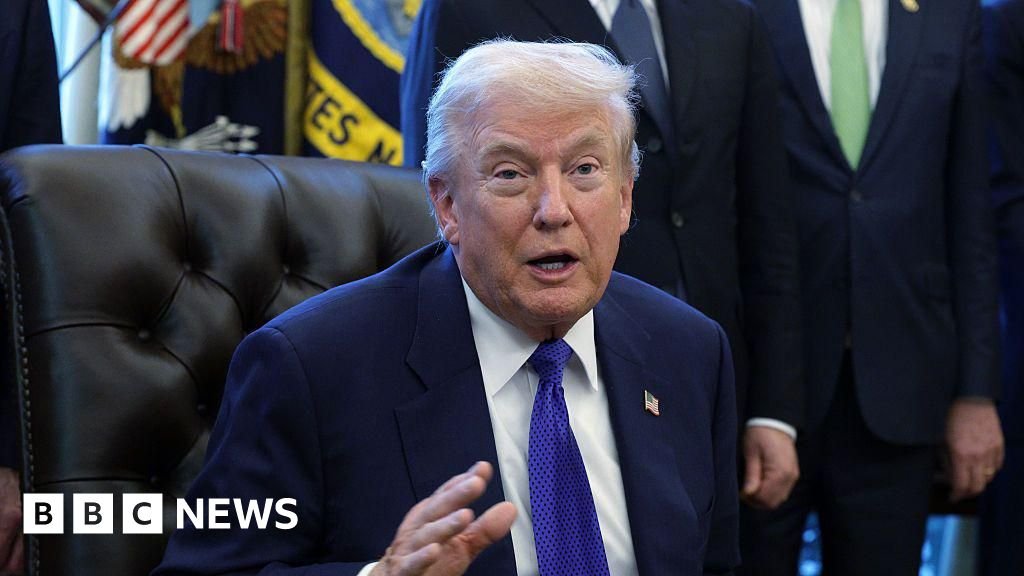  Trump shares video with racist clip depicting Obamas as apes