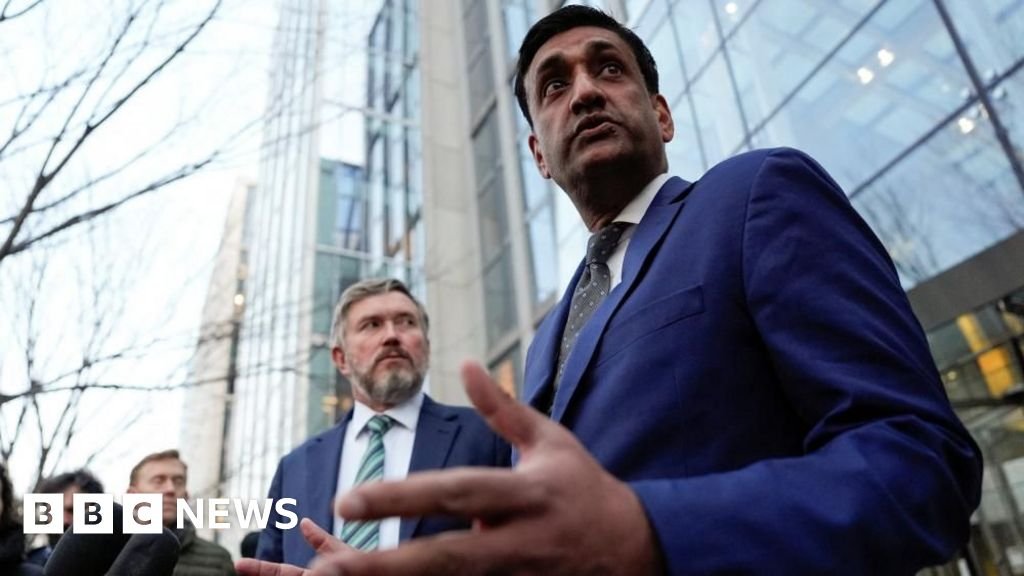 US lawmakers accuse justice department of ‘inappropriately’ redacting Epstein files