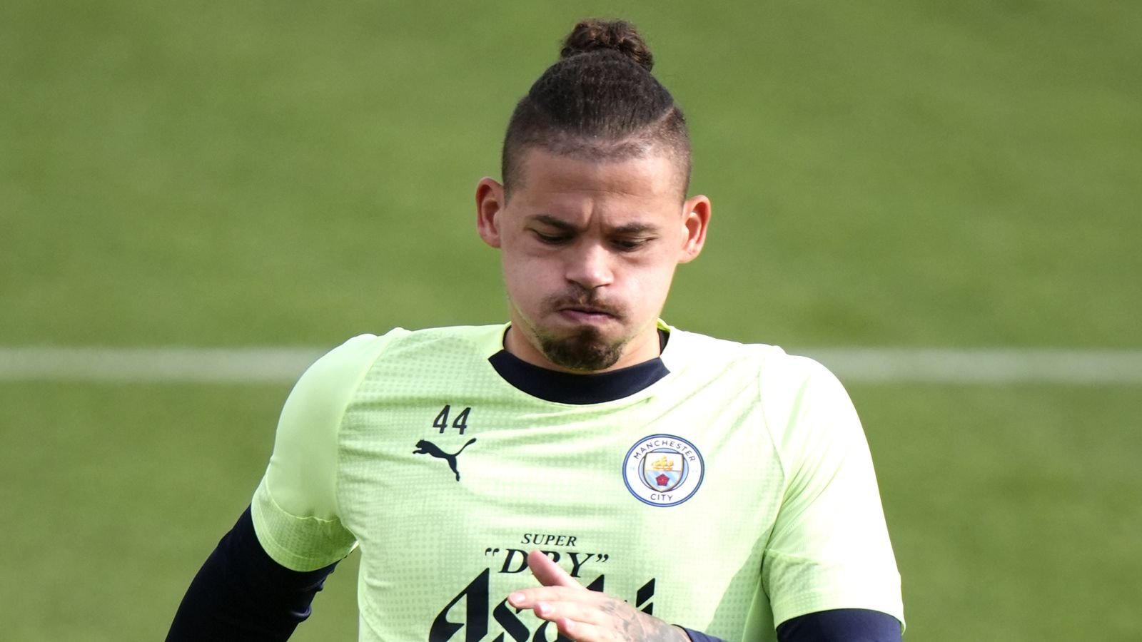 Kalvin Phillips: Man City midfielder makes Deadline Day loan move to Sheffield United | Football News